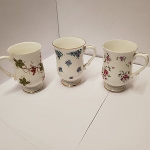Set of 3 nice royal Victoria coffee mugs england